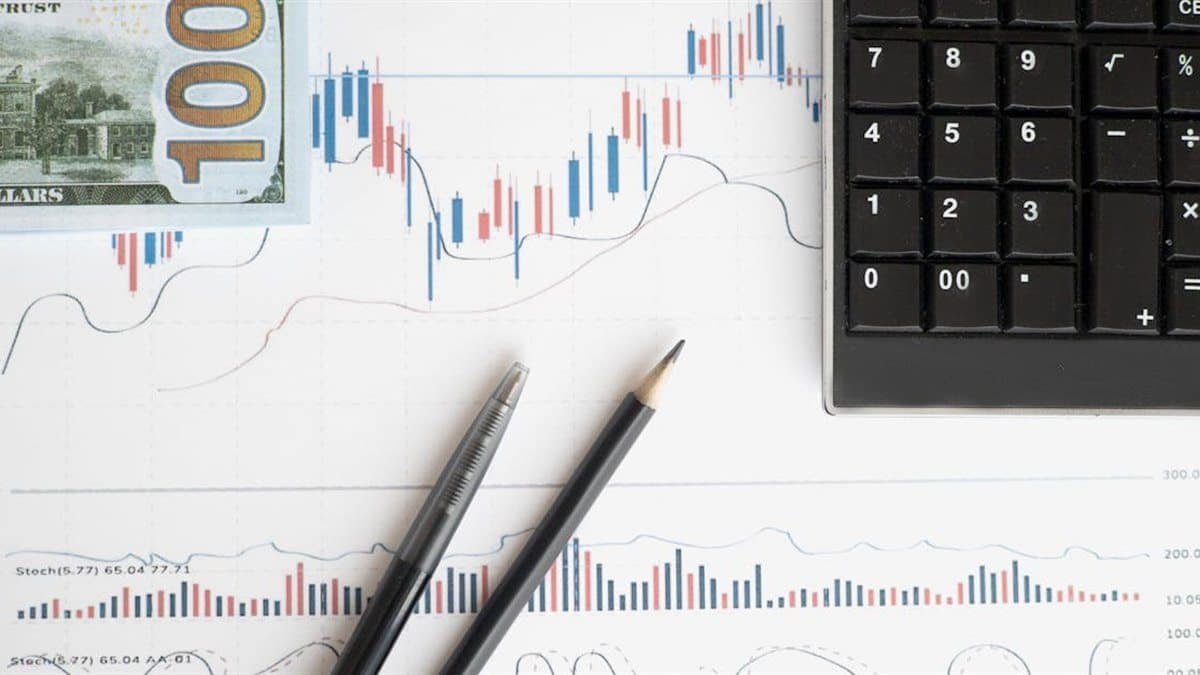 월배당 ETF 분배금 계산 계산기와 투자 자료로 월배당 ETF 분배금을 계산하는 이미지